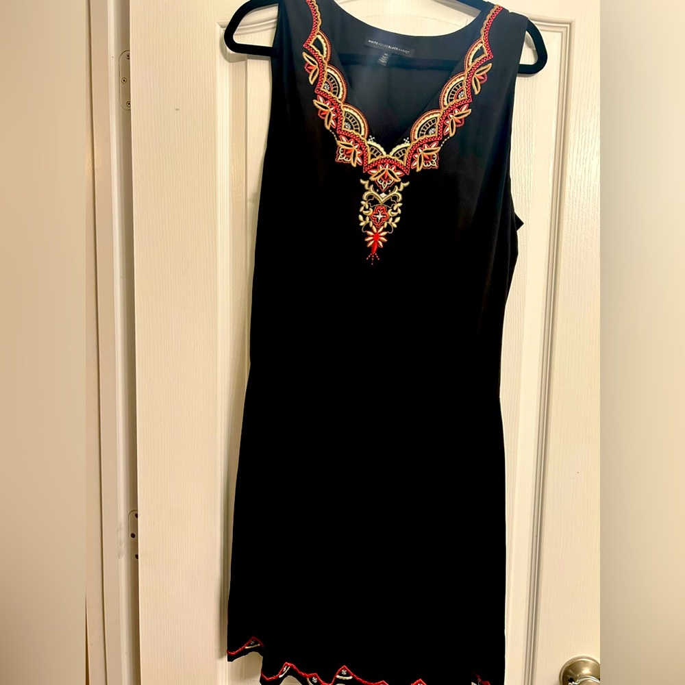 Cute sleeveless White House Black Market Dress
